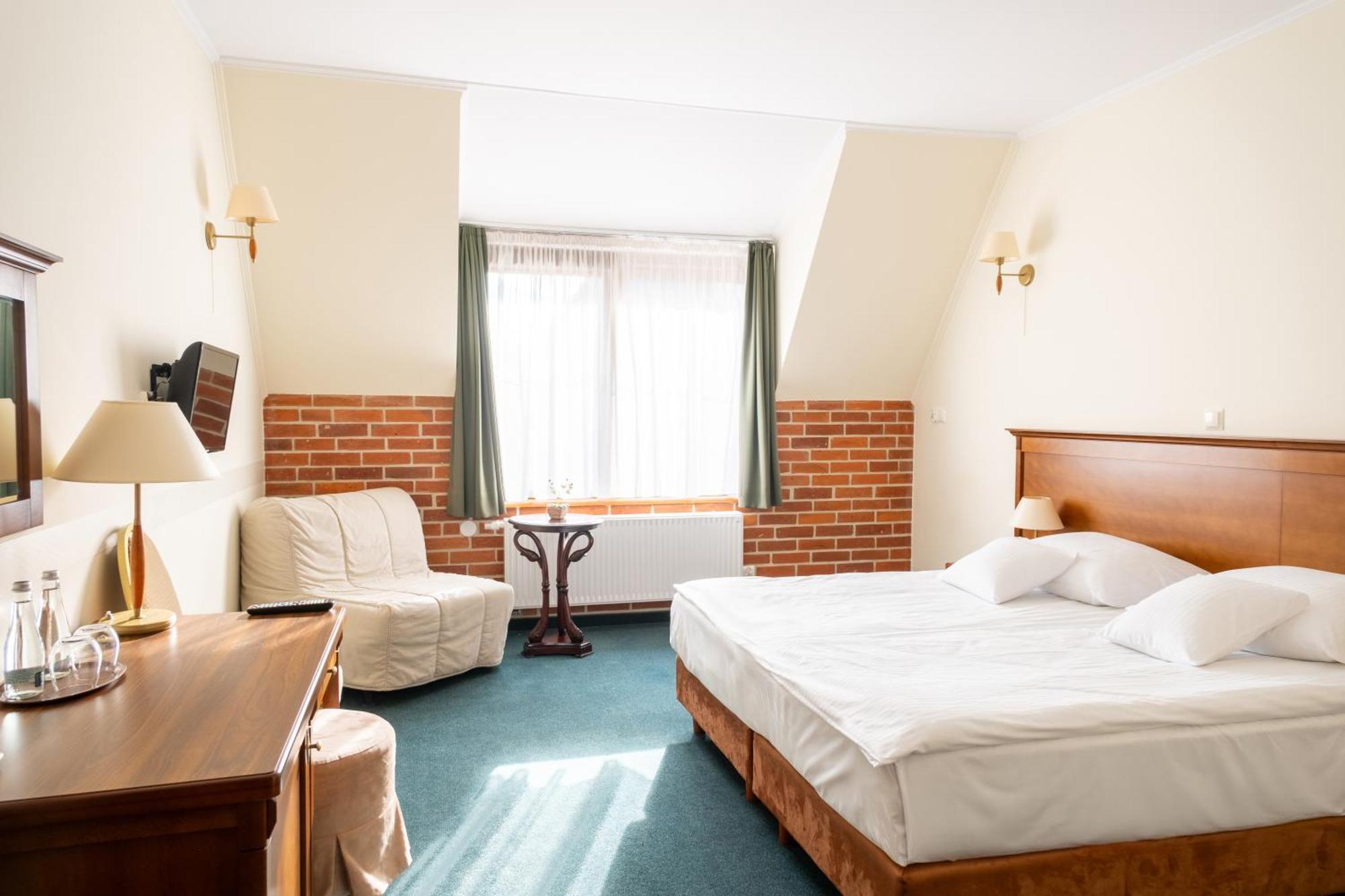Hotel Szymbark Εξωτερικό φωτογραφία