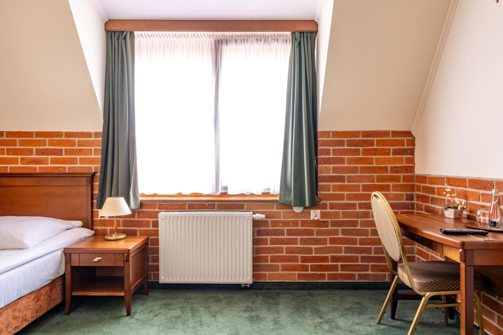 Hotel Szymbark Εξωτερικό φωτογραφία
